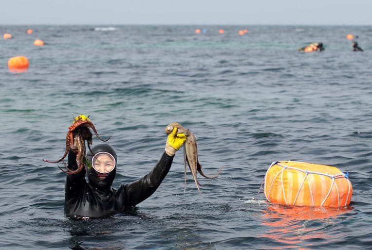 Haenyeo with Sumbisori